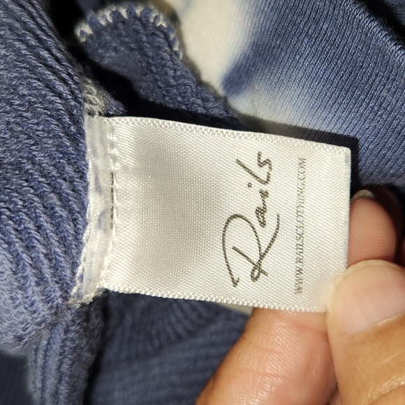Rails Theo Sweatshirt in Sapphire Tie Dye Size M - Picture 9 of 14